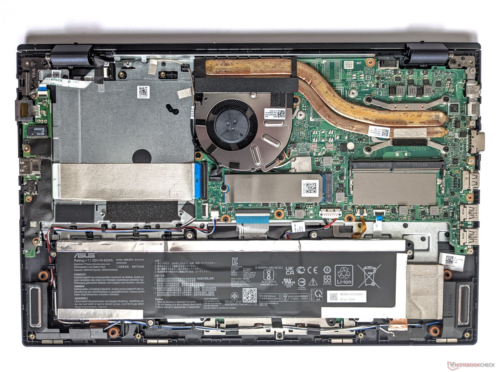ساختار داخلی Asus ExpertBook B1