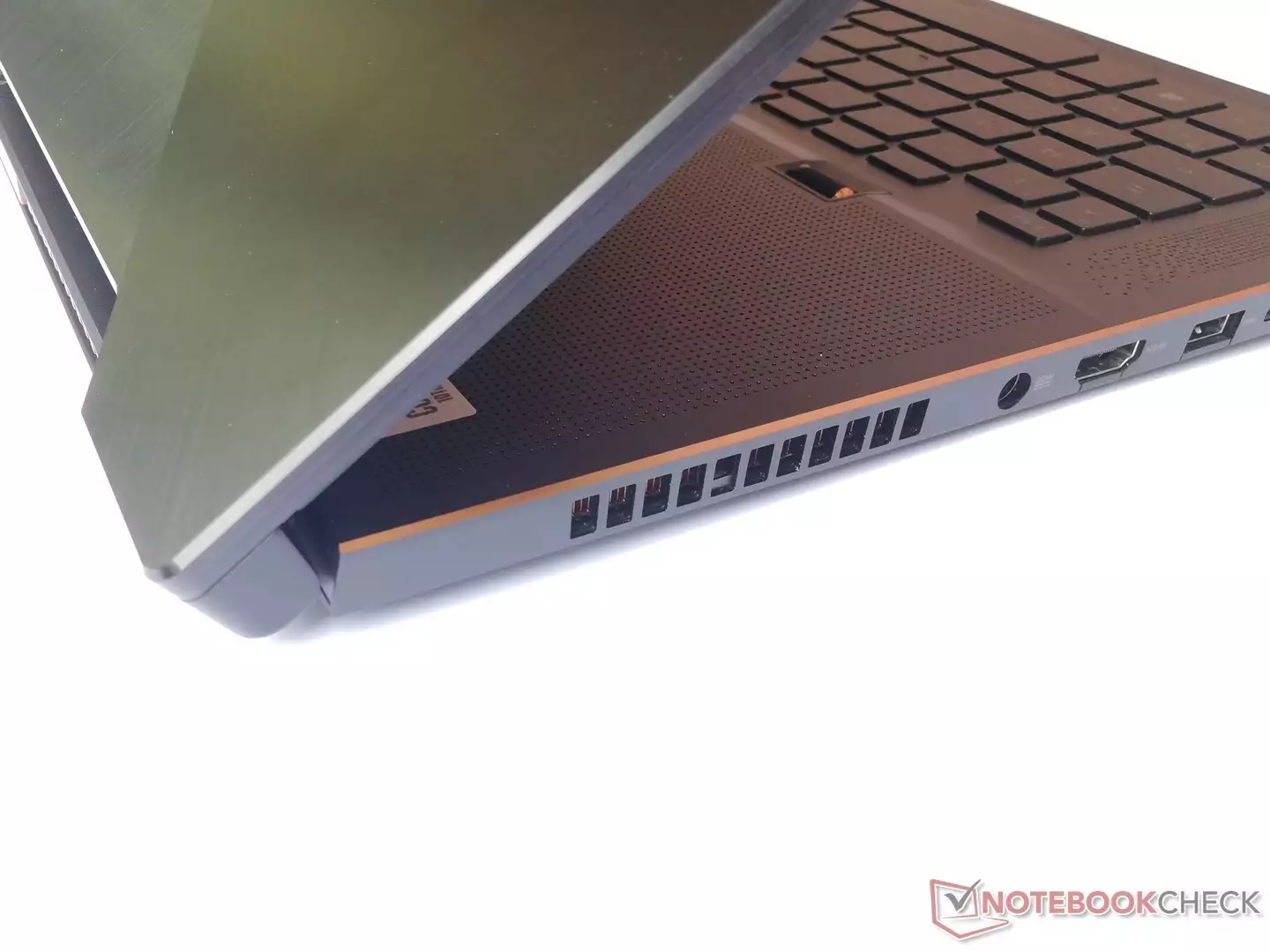 اتصالات لپ‌تاپ گیمینگ Asus Zephyrus