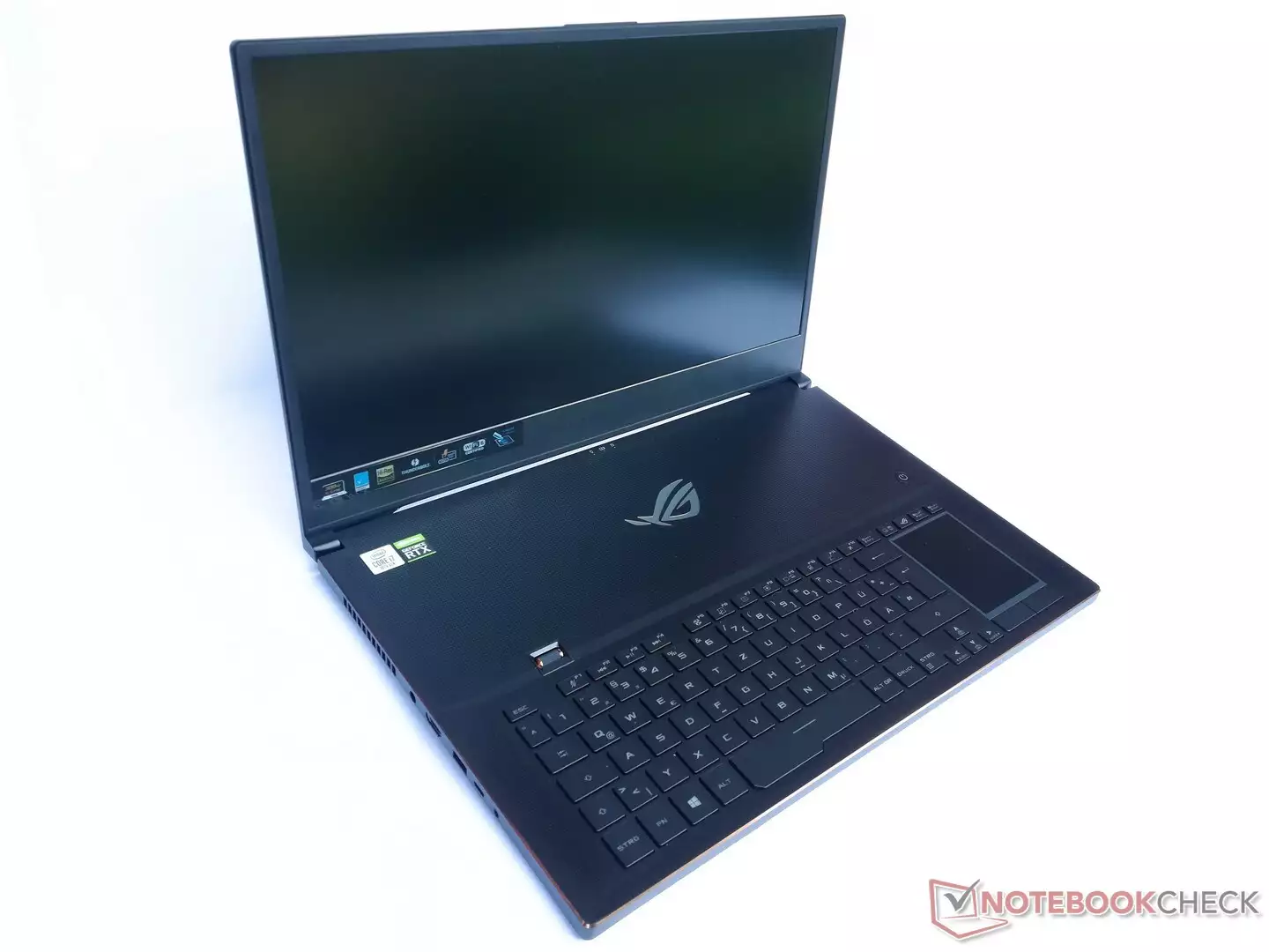 بدنه لپ‌تاپ Asus Zephyrus S17